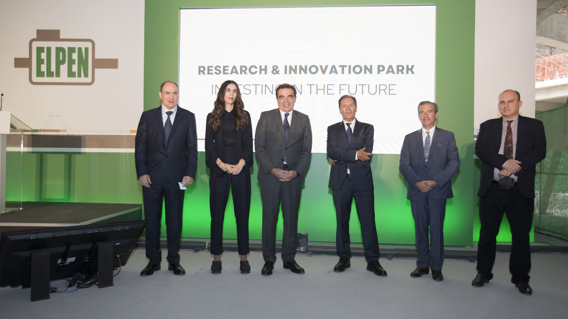 Margaritis Schinas and Adrian Van Den Hoven visited the Athens Lifetech Park
